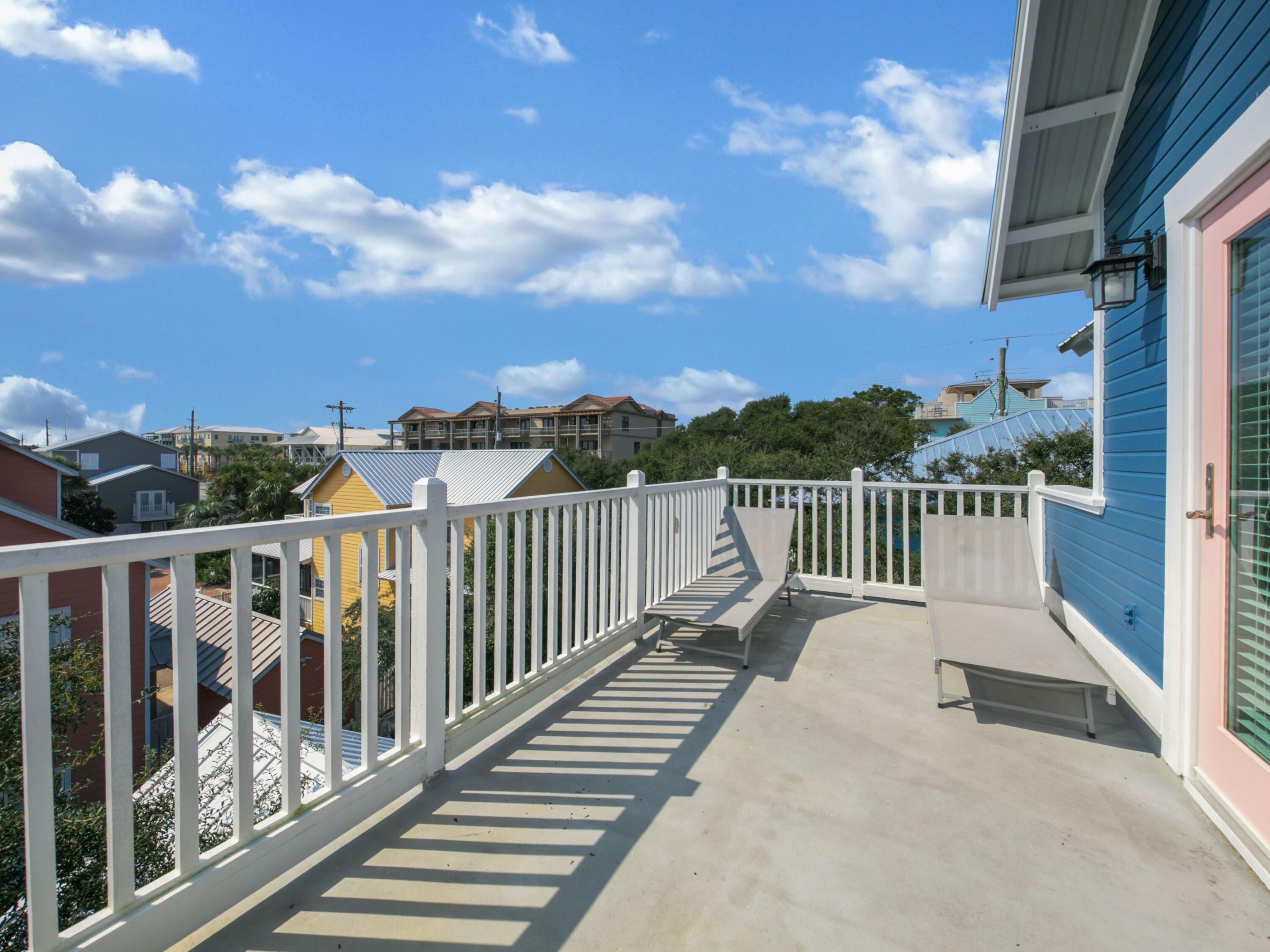 SUNRISE BEACH - Residential