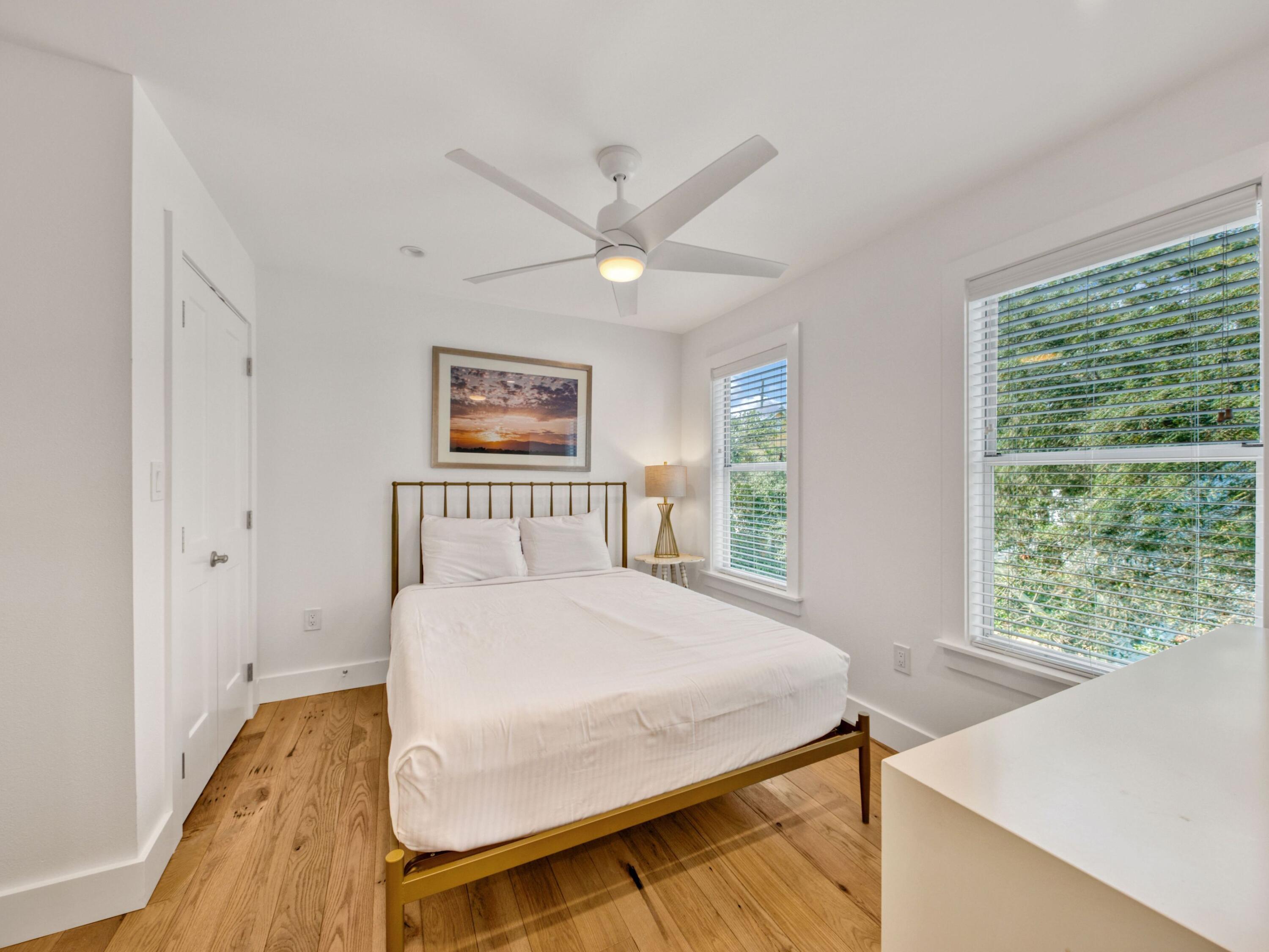 SUNRISE BEACH - Residential