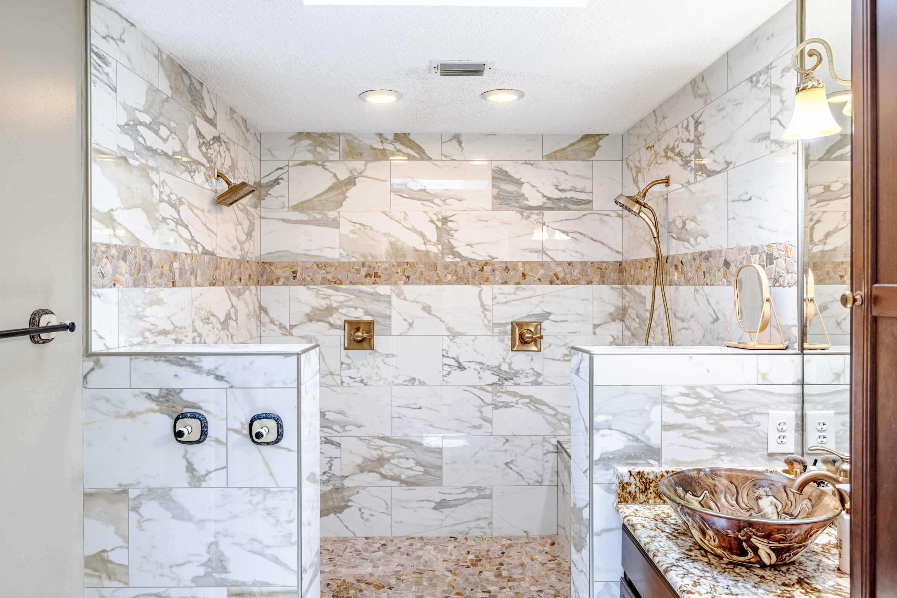 Colony Club - Residential