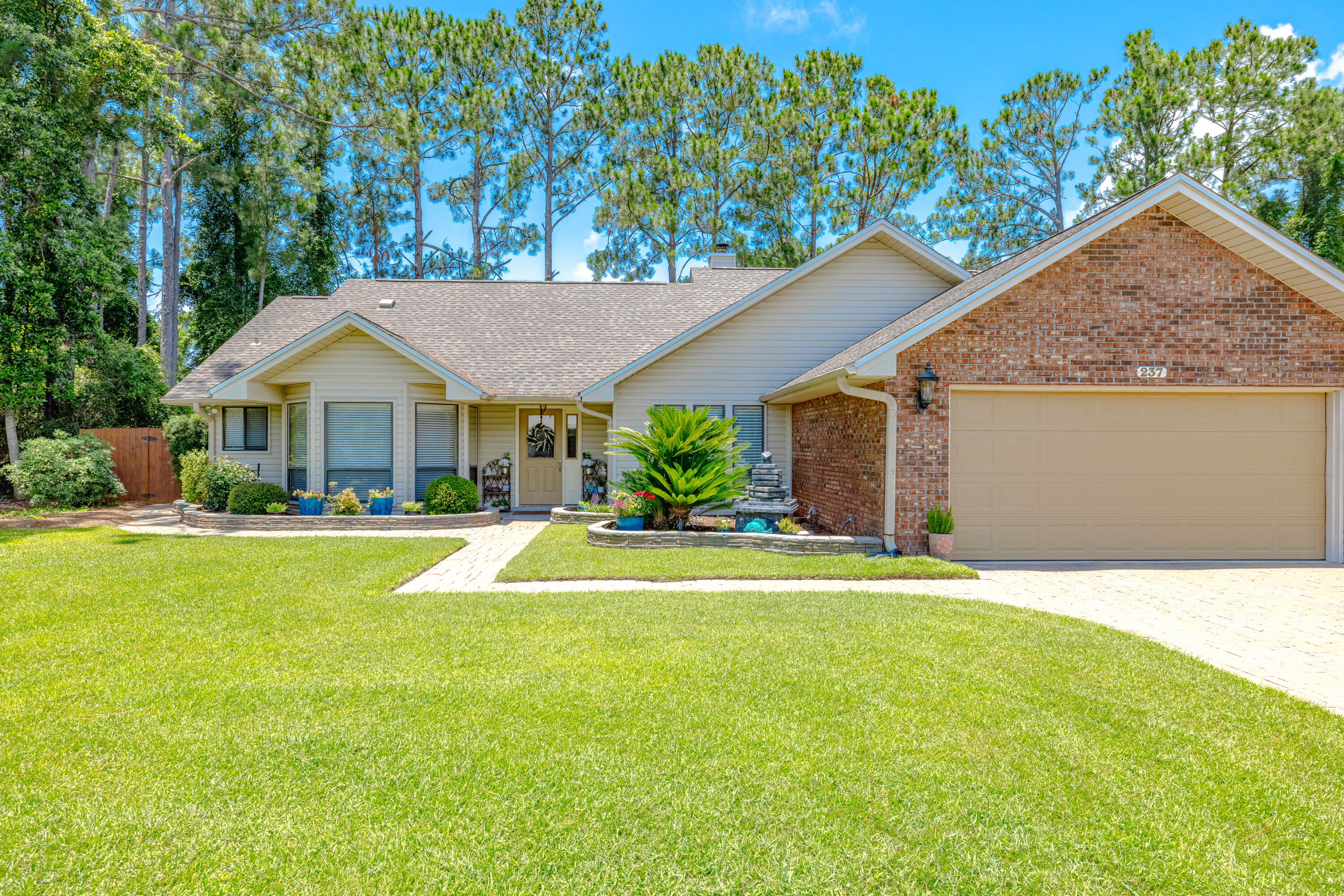 Colony Club - Residential