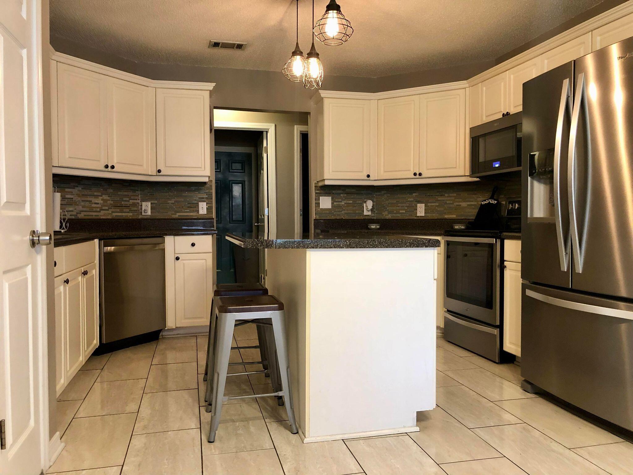 COUNTRYVIEW ESTATES 4TH ADDN - Residential