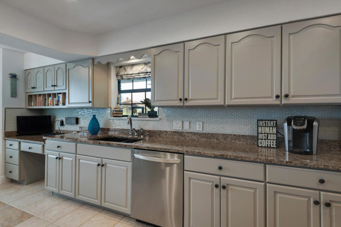 DOLPHIN POINT ESTATES - Residential Lease