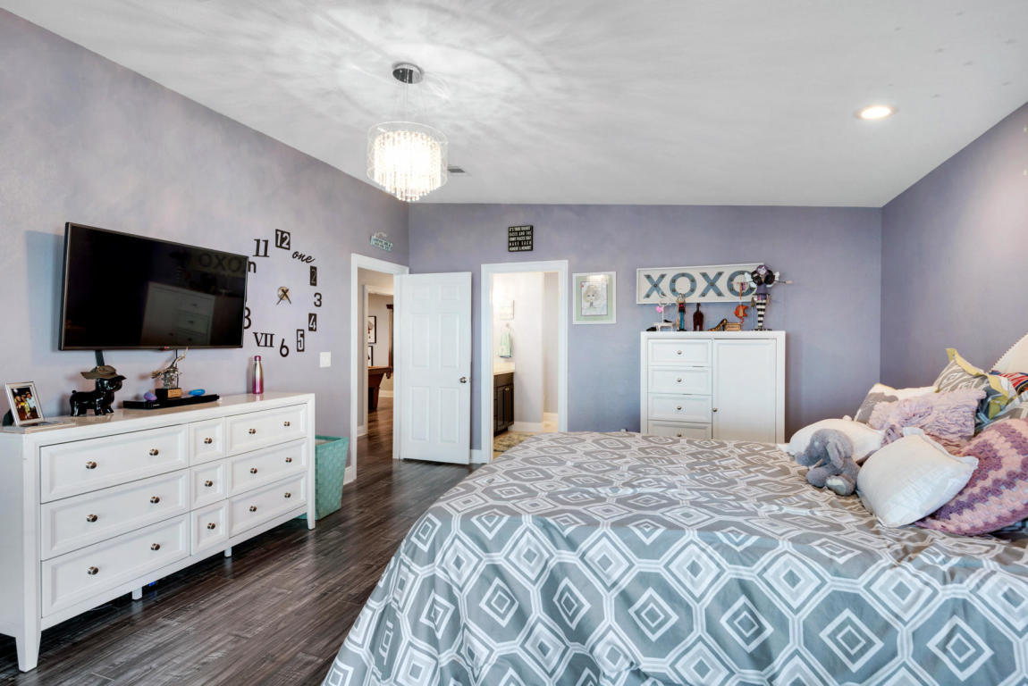 DOLPHIN POINT ESTATES - Residential Lease