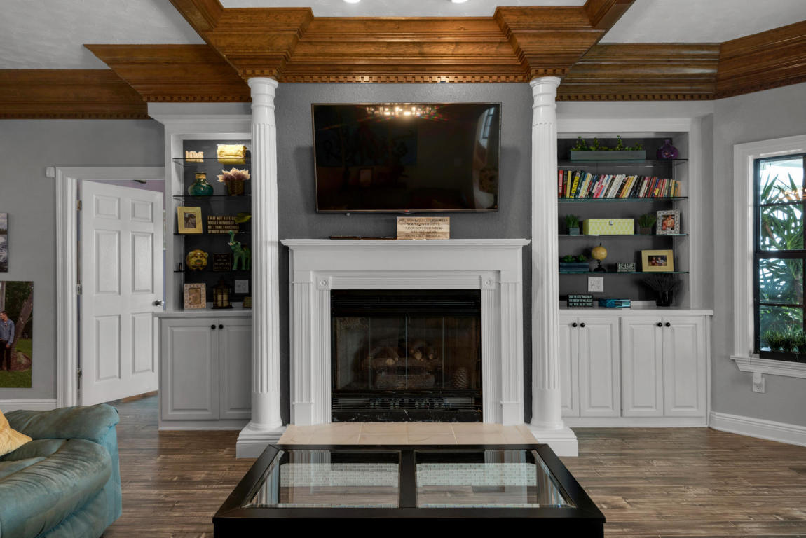 DOLPHIN POINT ESTATES - Residential Lease