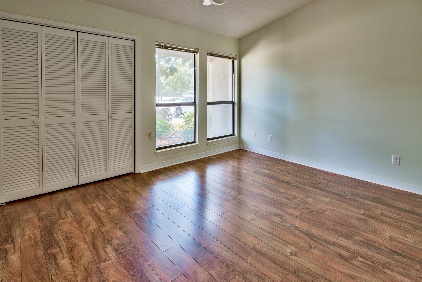 LINKSIDE VILLAGE UNIT 2 - Residential