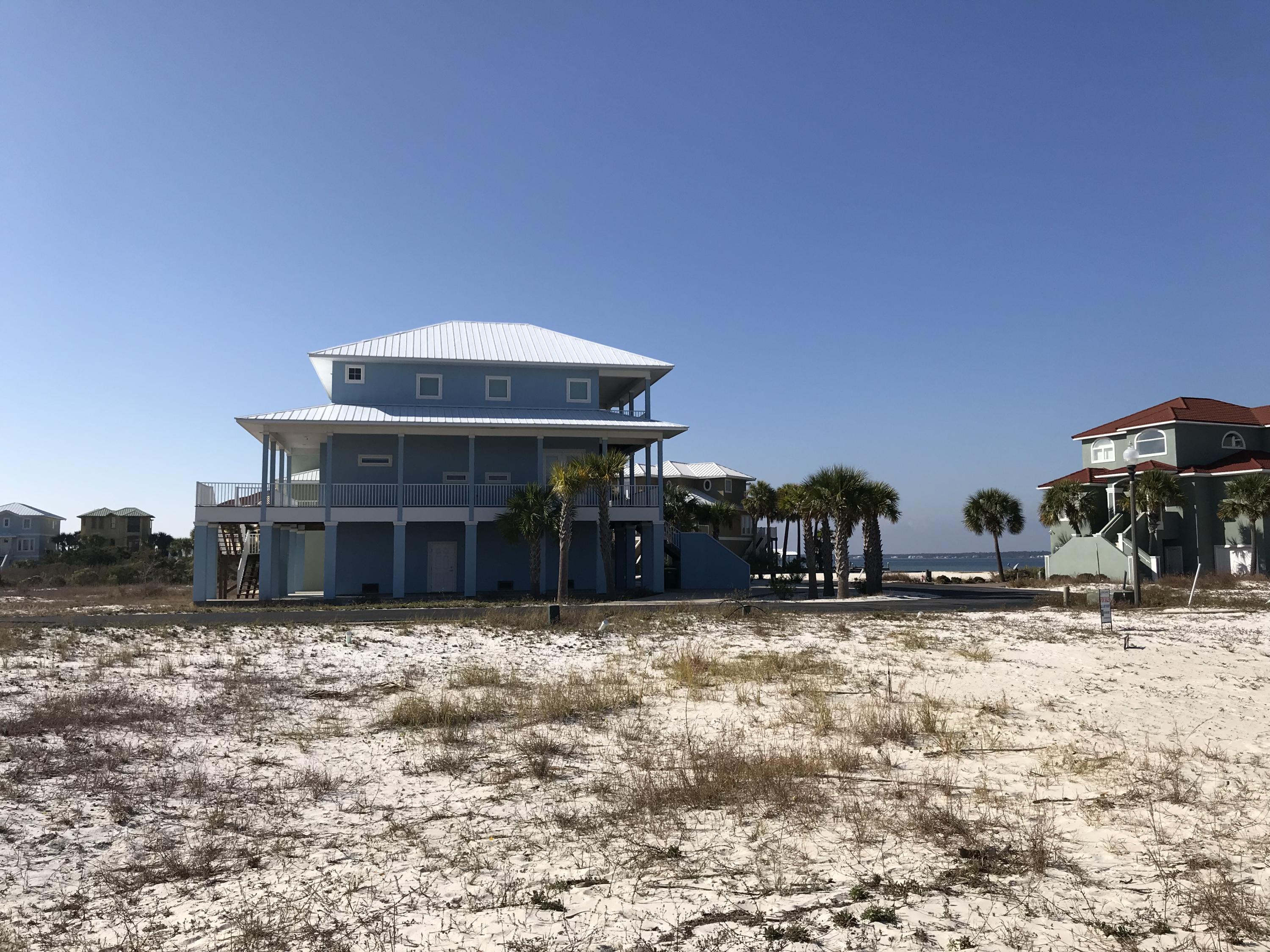 CARIBBEAN ISLES - Land