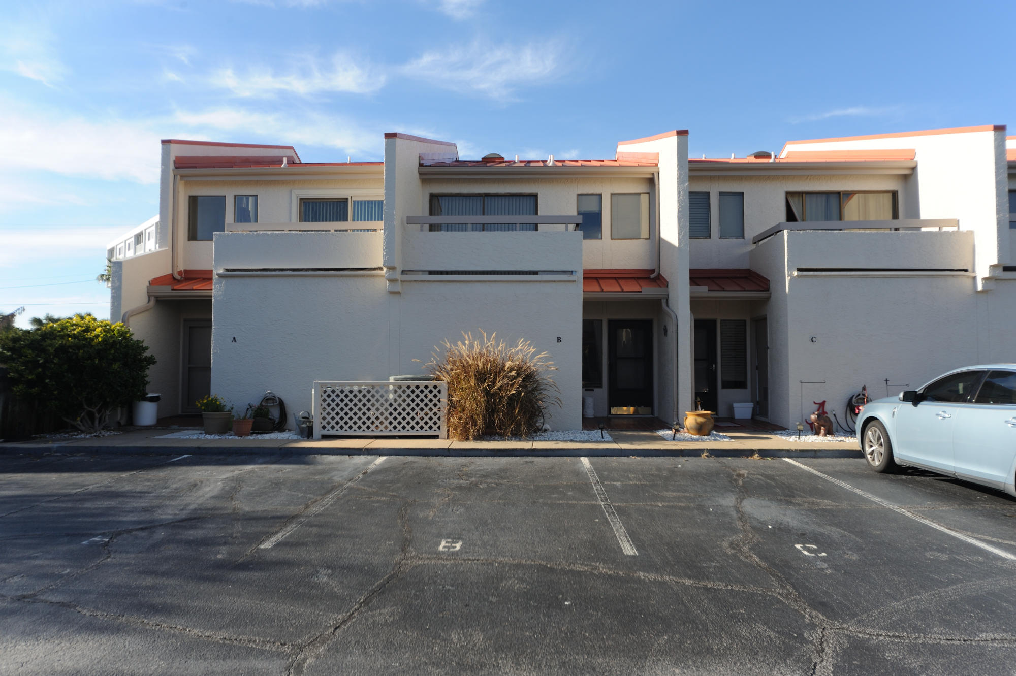 POINTE SOUTH T/H - Residential