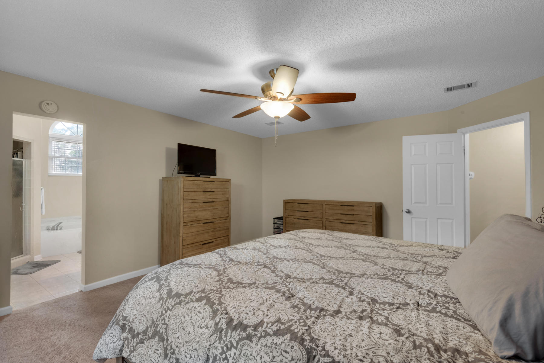 MEADOW WOODS - Residential