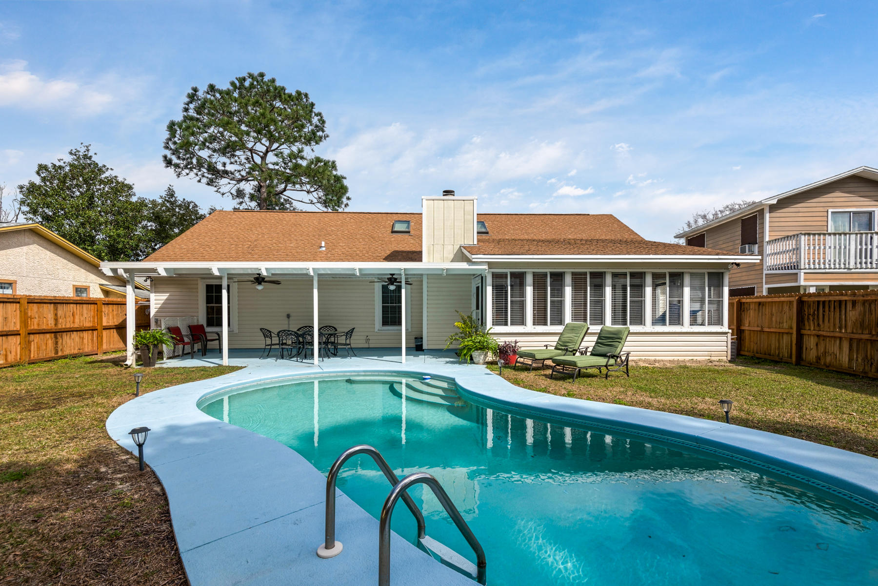 MEADOW WOODS - Residential