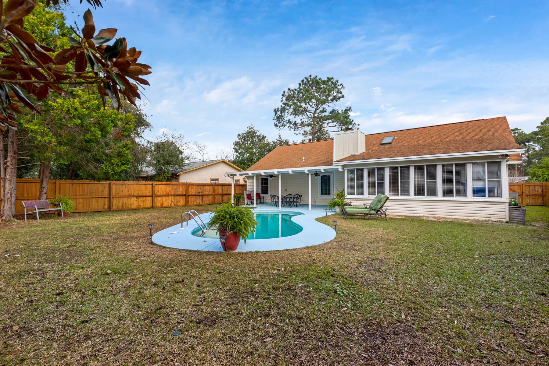 MEADOW WOODS - Residential