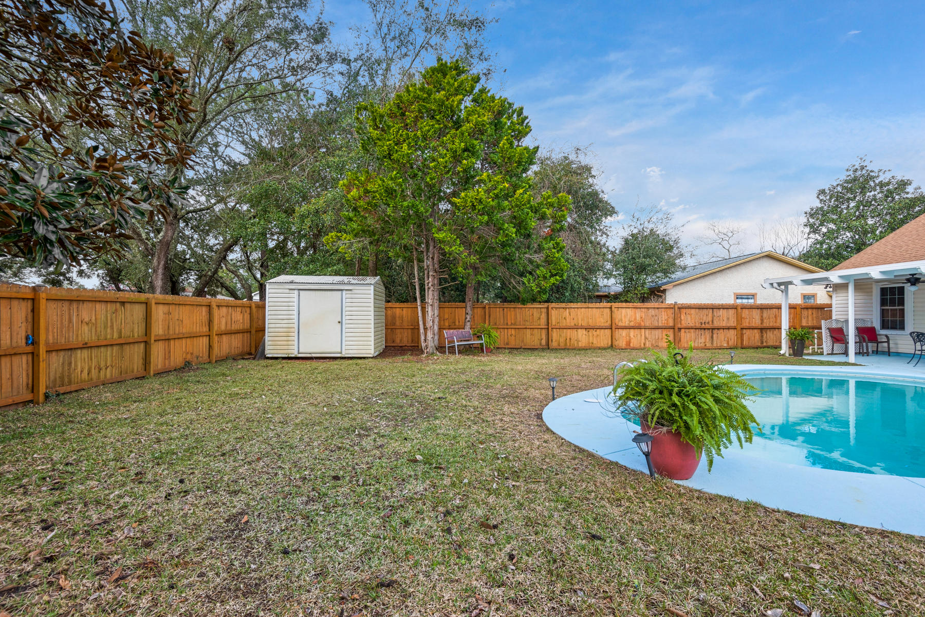 MEADOW WOODS - Residential