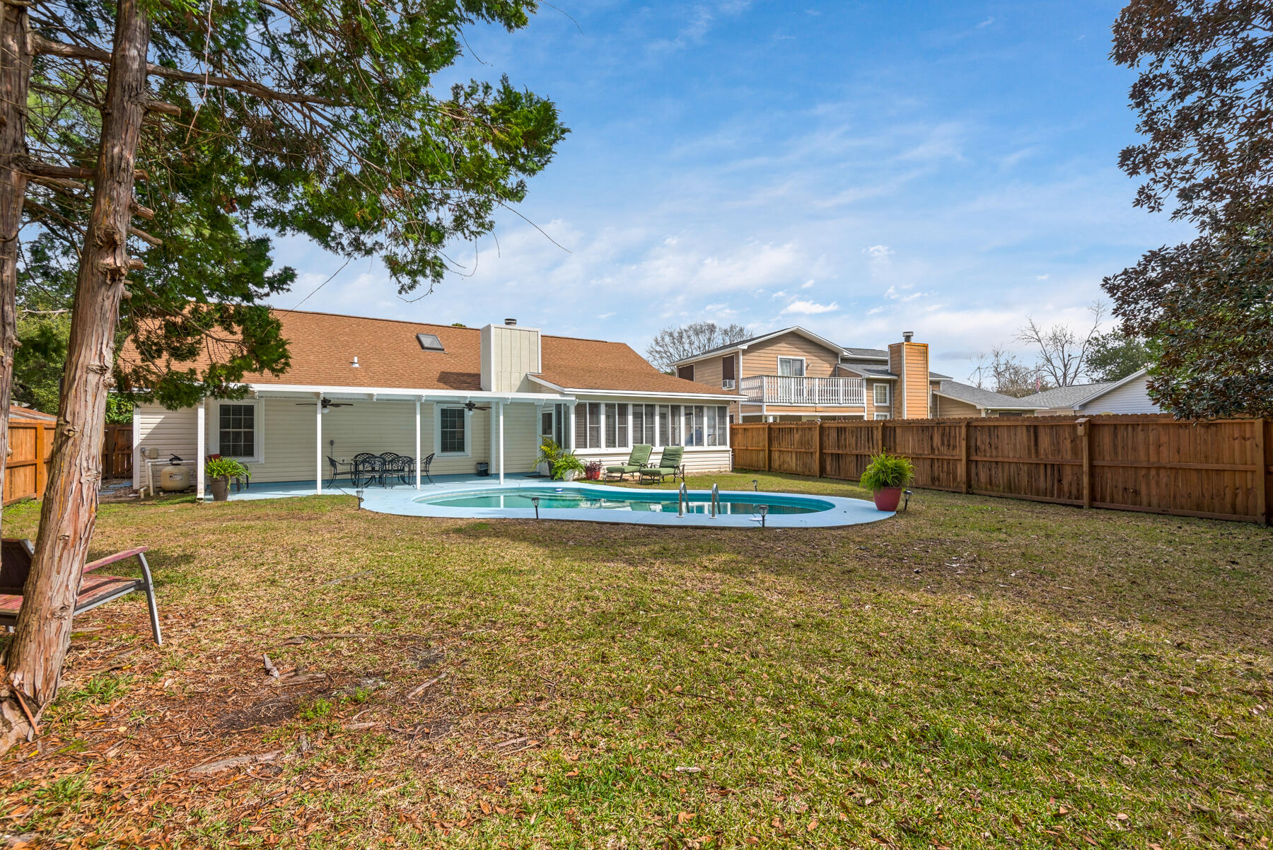 MEADOW WOODS - Residential