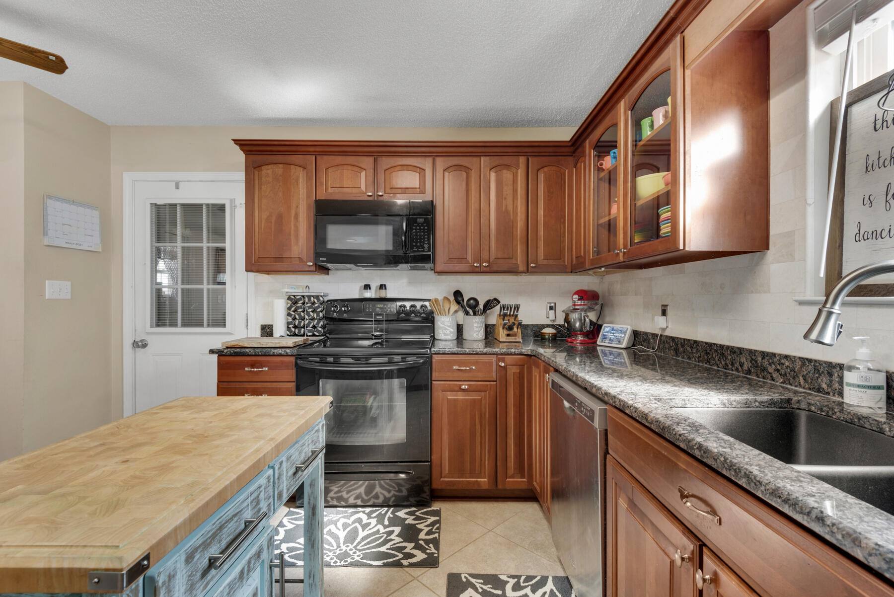 MEADOW WOODS - Residential