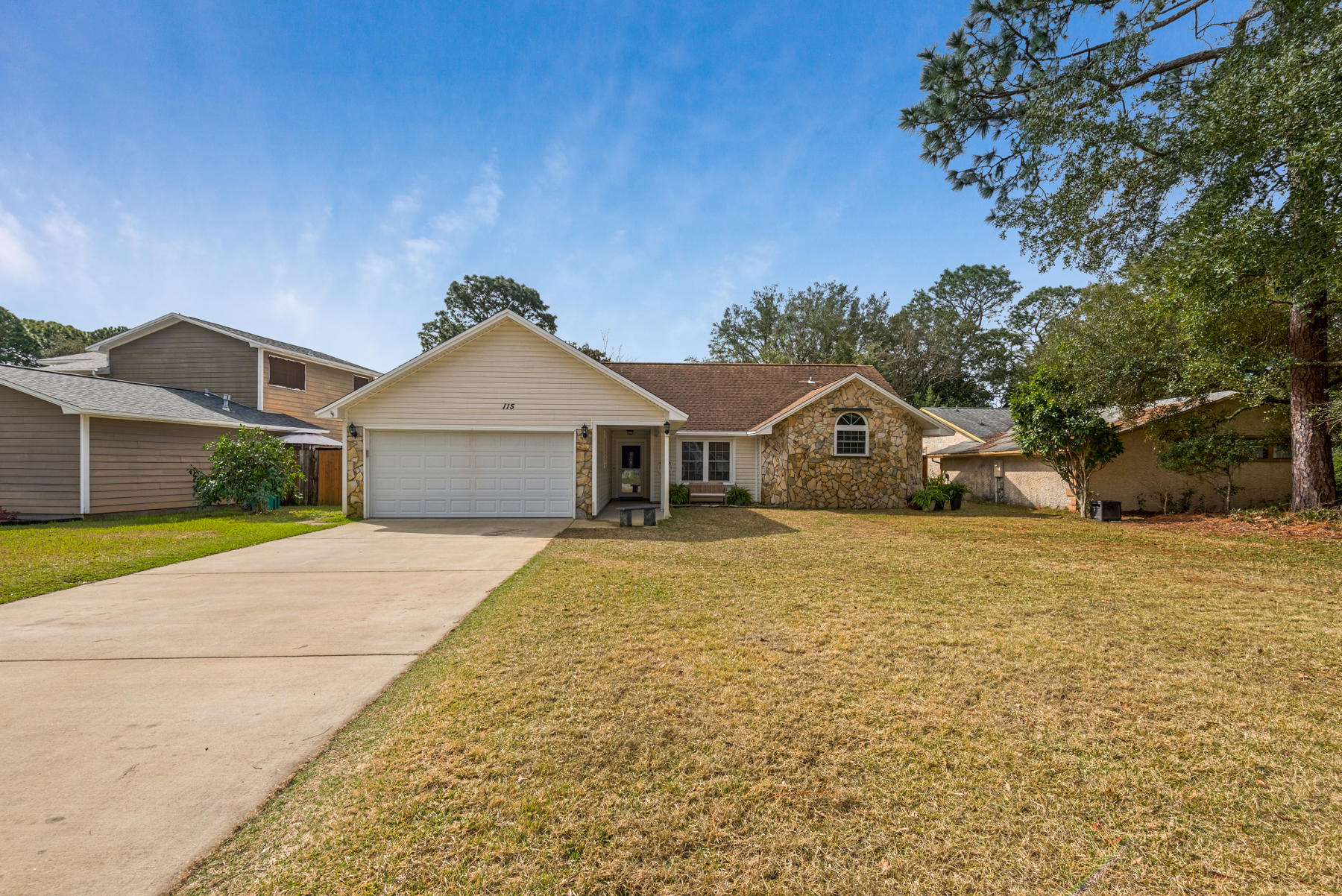 MEADOW WOODS - Residential