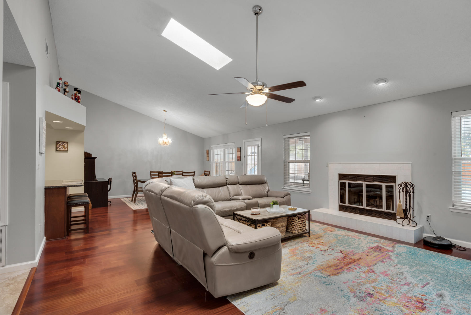 MEADOW WOODS - Residential