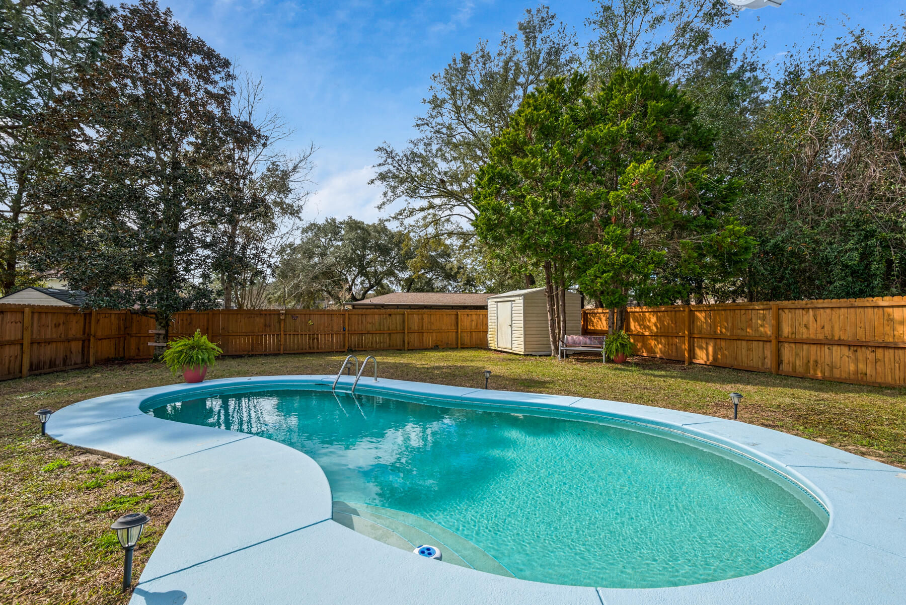 MEADOW WOODS - Residential