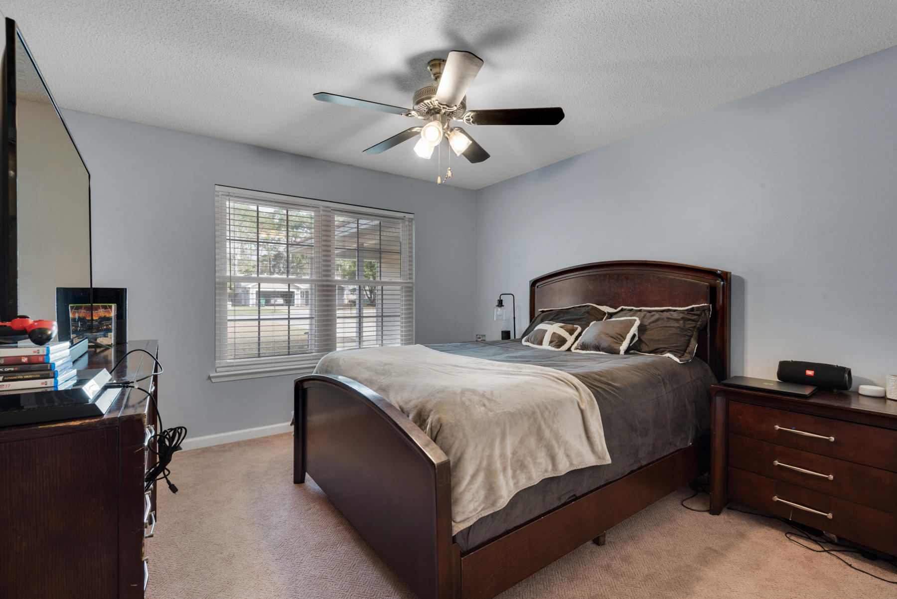 MEADOW WOODS - Residential