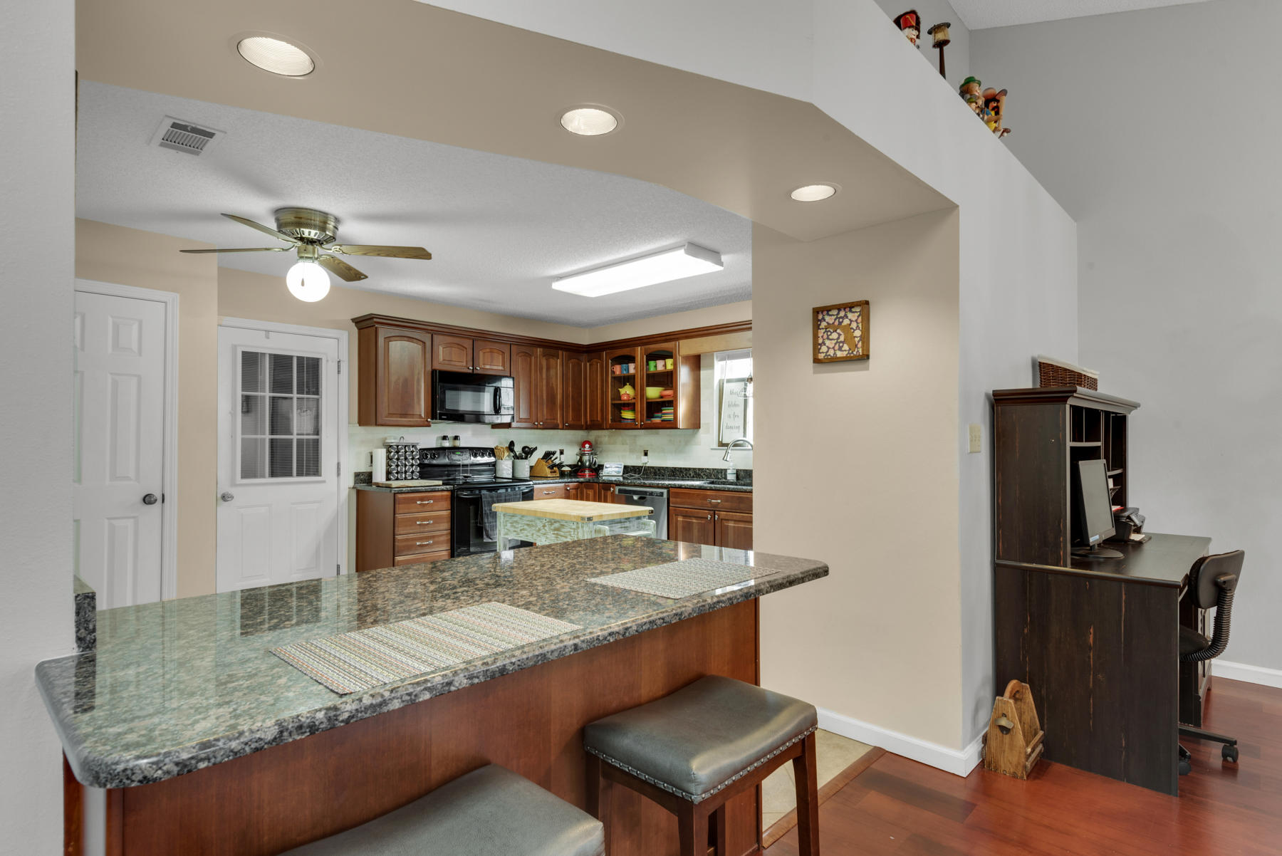 MEADOW WOODS - Residential