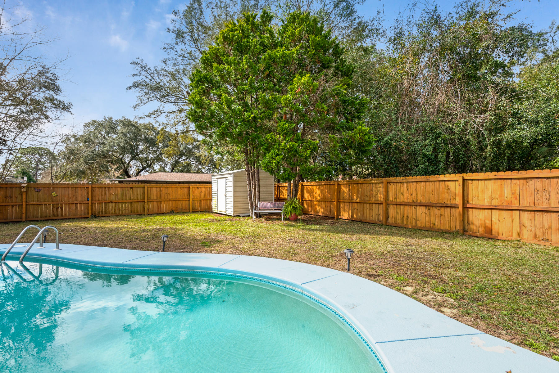 MEADOW WOODS - Residential