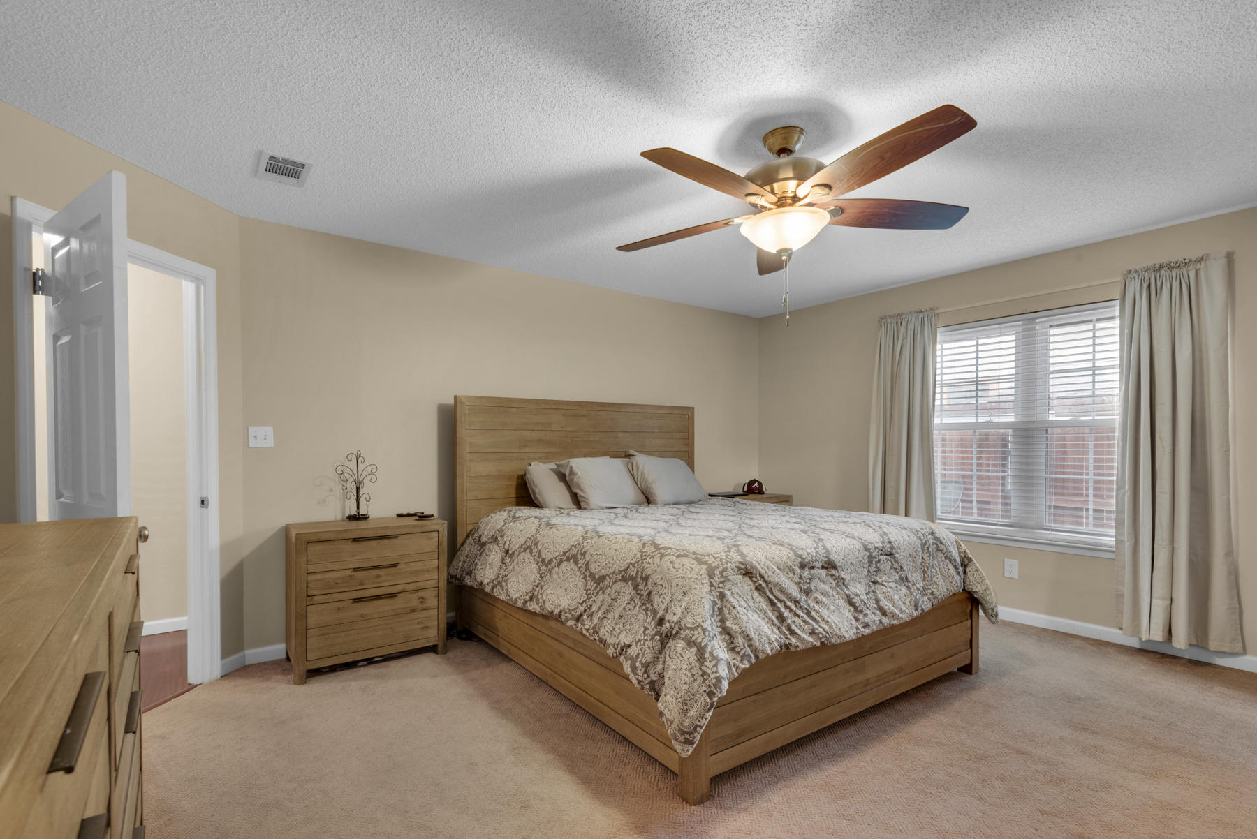 MEADOW WOODS - Residential