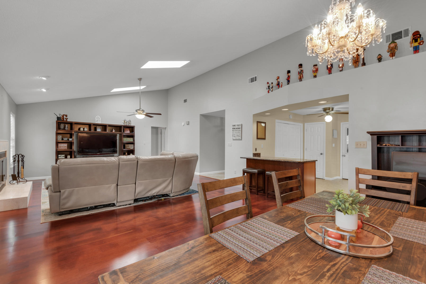 MEADOW WOODS - Residential