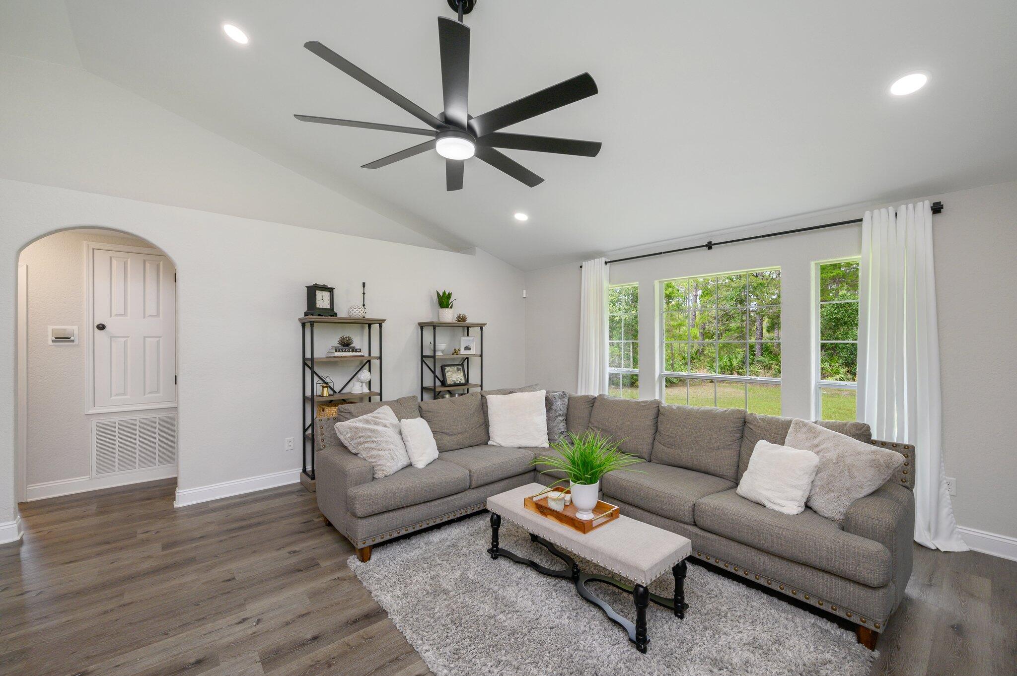 SOUND HAMMOCK - Residential Lease