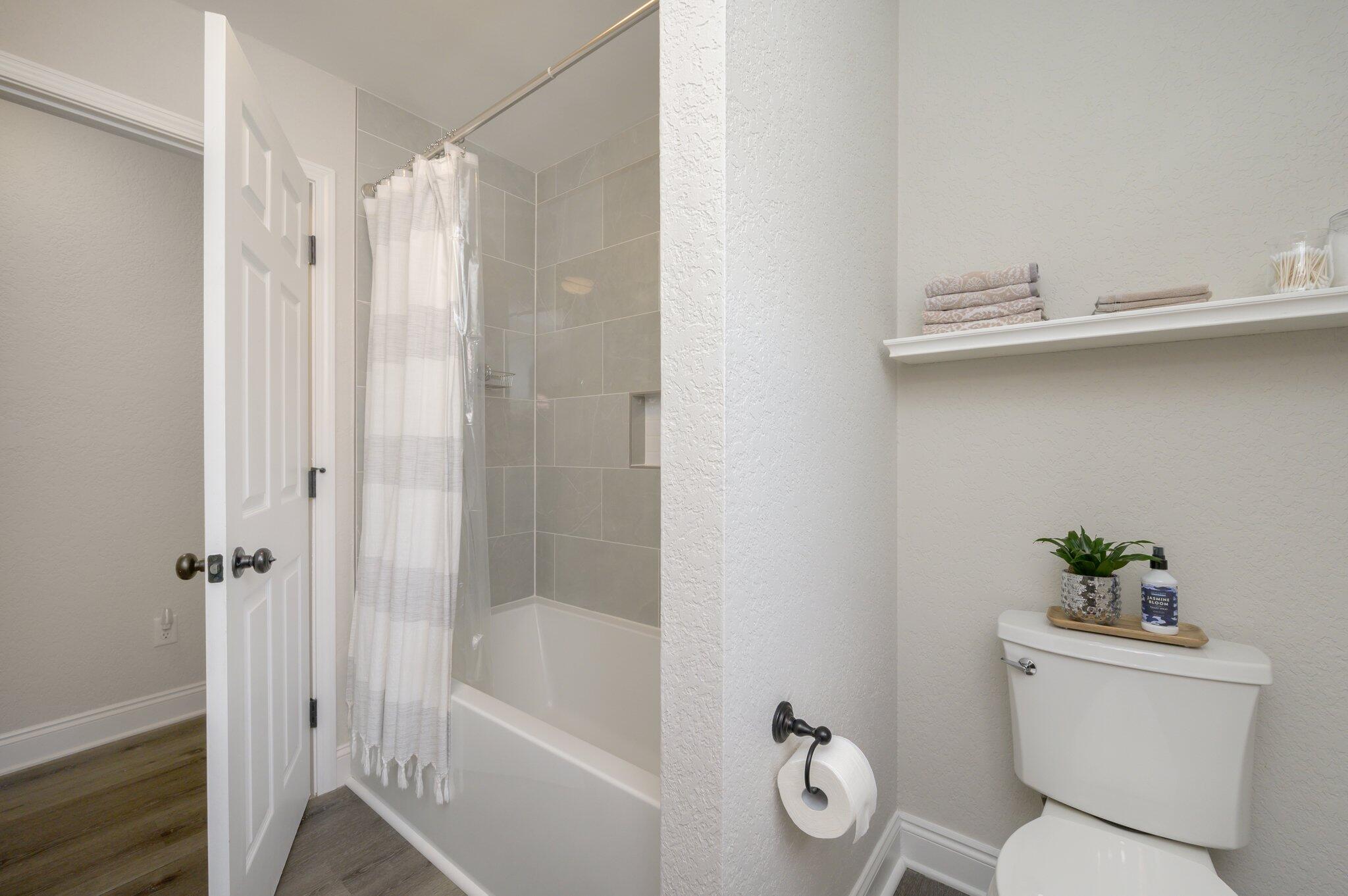 SOUND HAMMOCK - Residential Lease