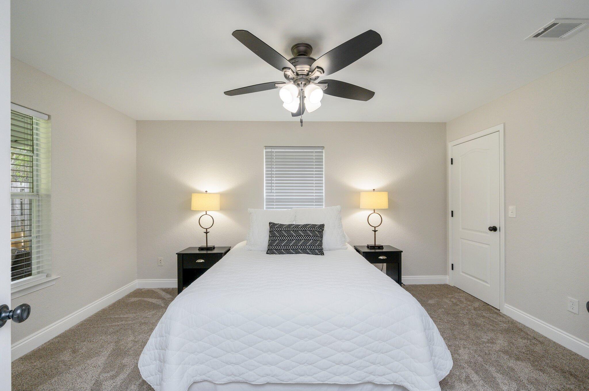 SOUND HAMMOCK - Residential Lease