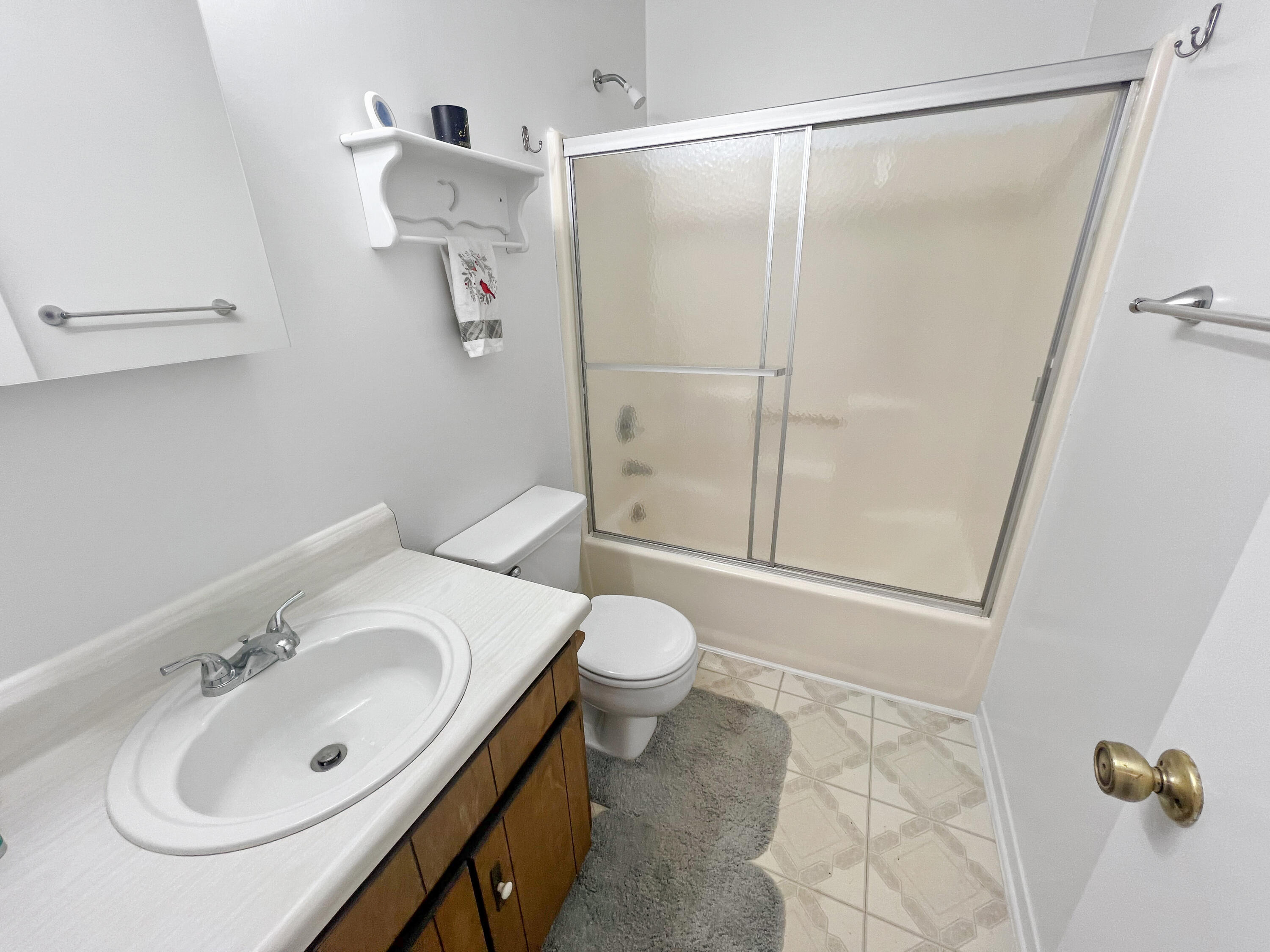WHISPERING LAKES ESTATES - Residential