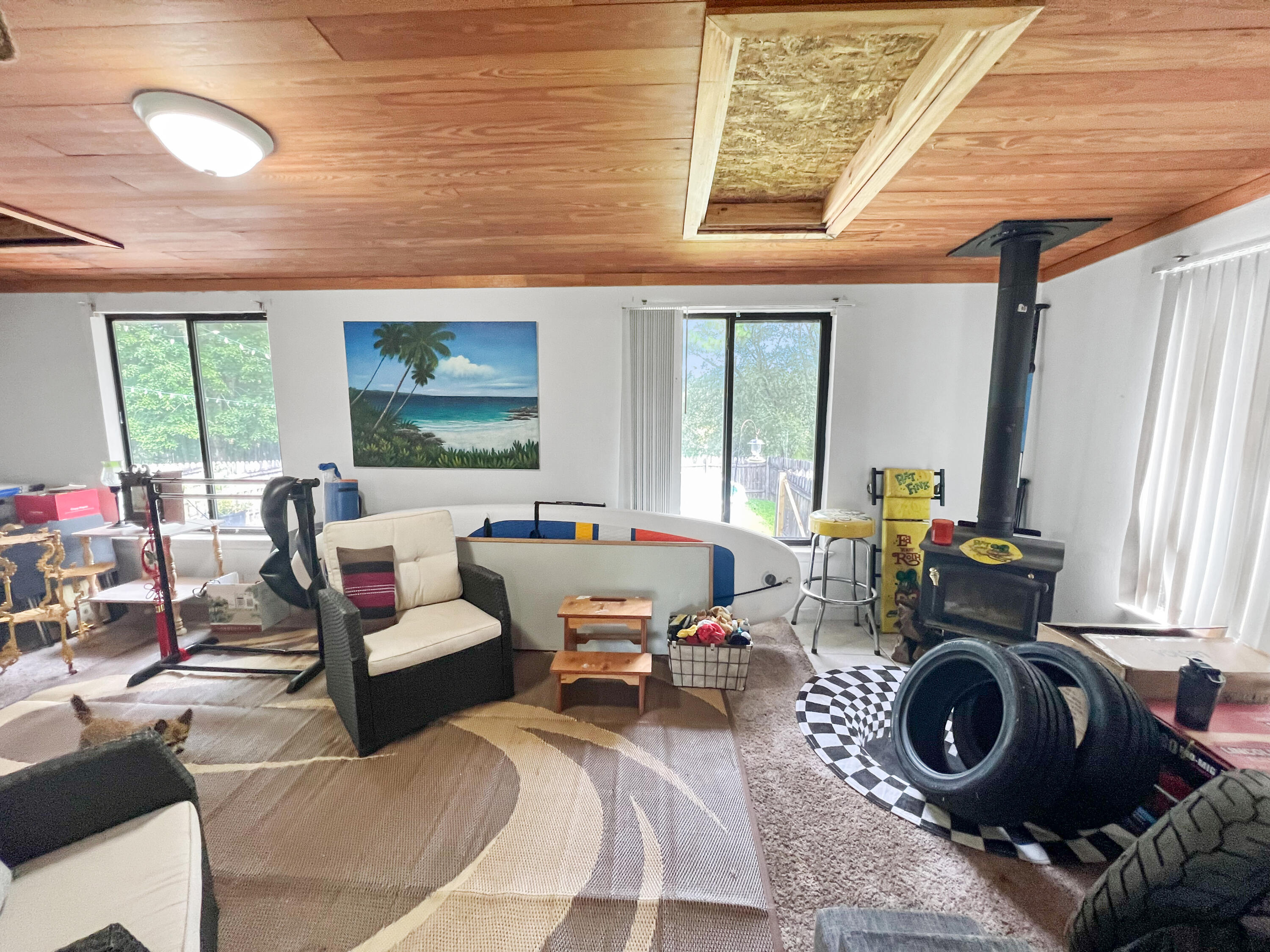 WHISPERING LAKES ESTATES - Residential