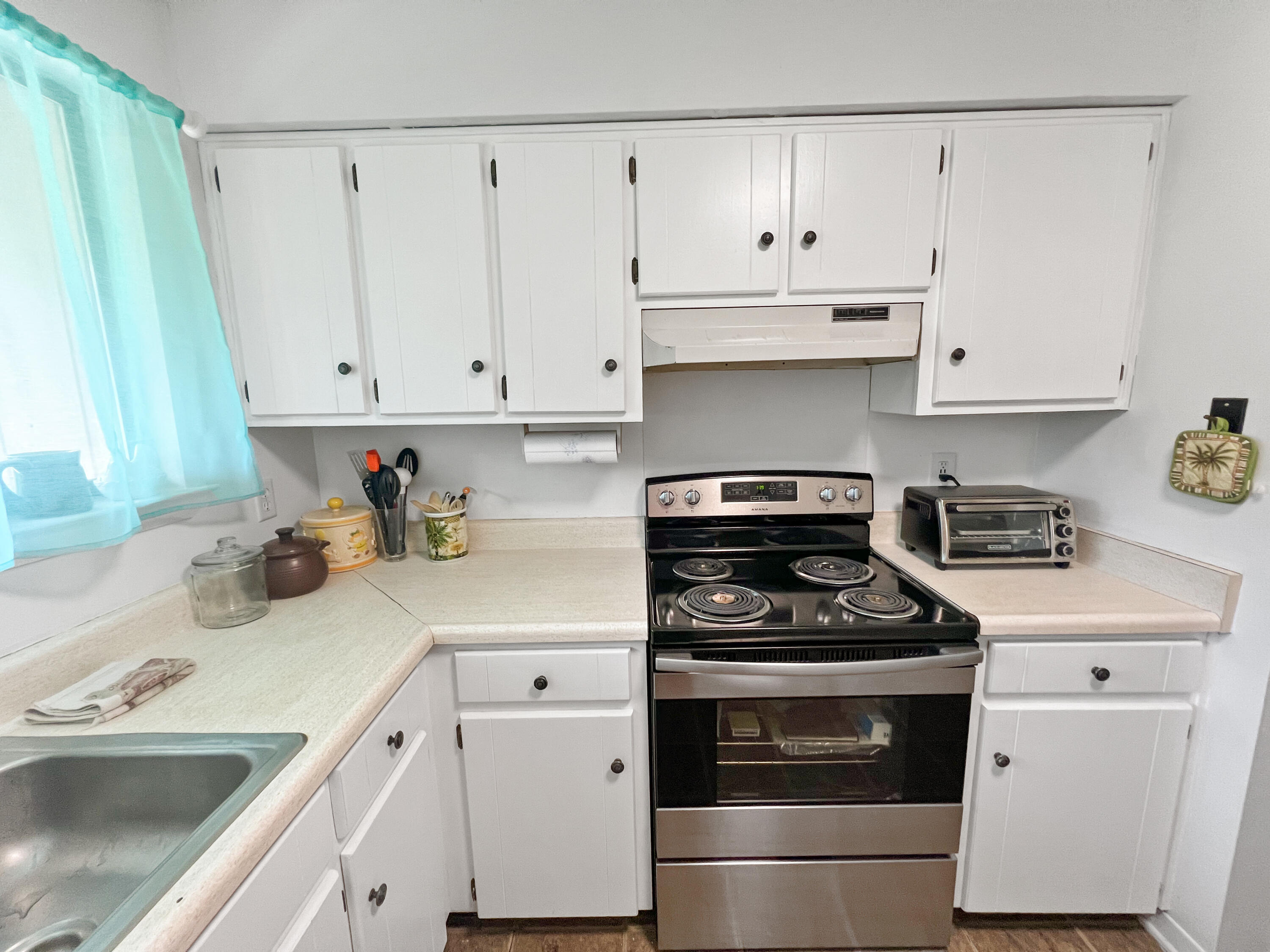 WHISPERING LAKES ESTATES - Residential