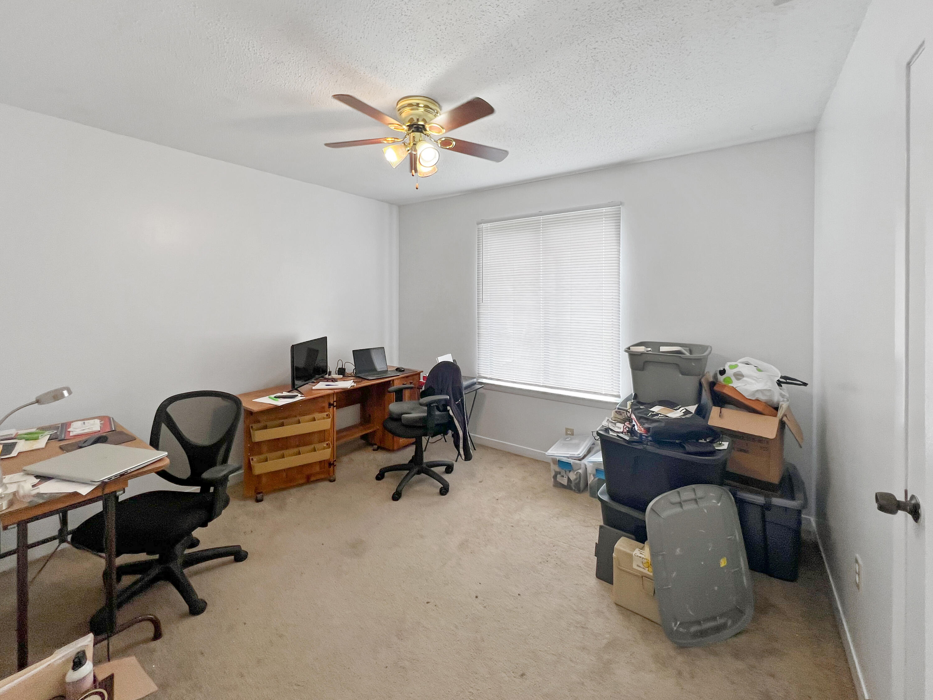 WHISPERING LAKES ESTATES - Residential