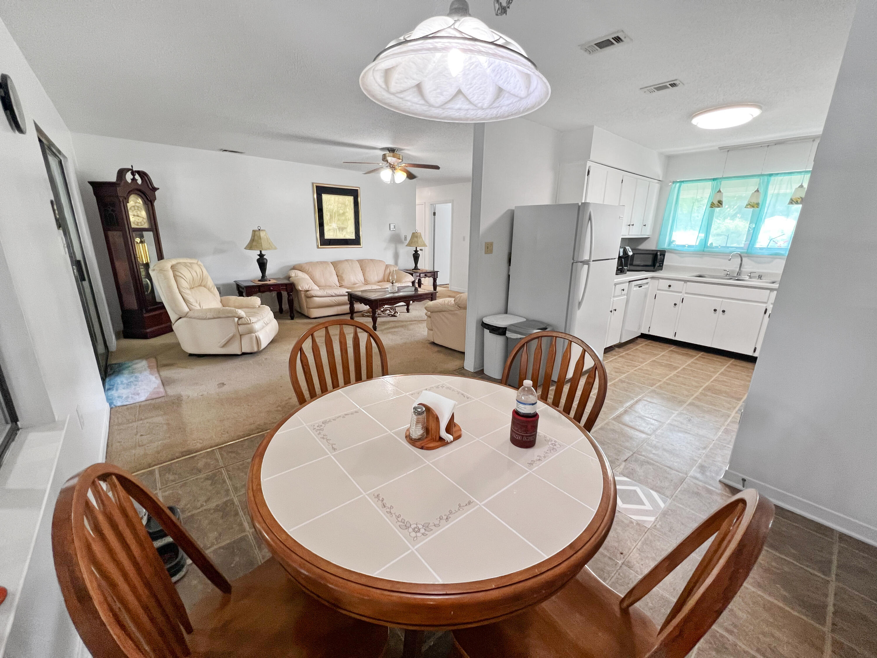 WHISPERING LAKES ESTATES - Residential