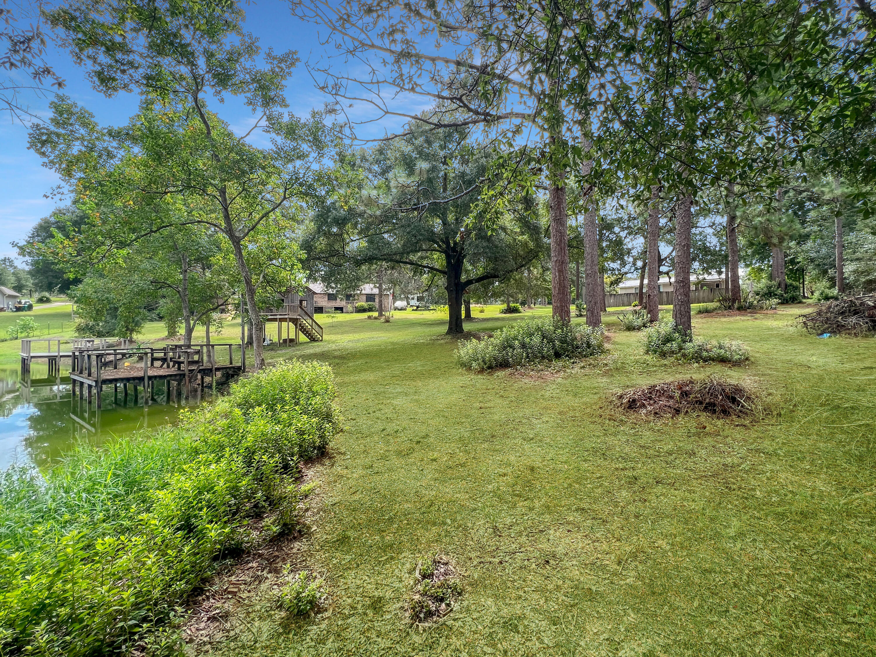 WHISPERING LAKES ESTATES - Residential