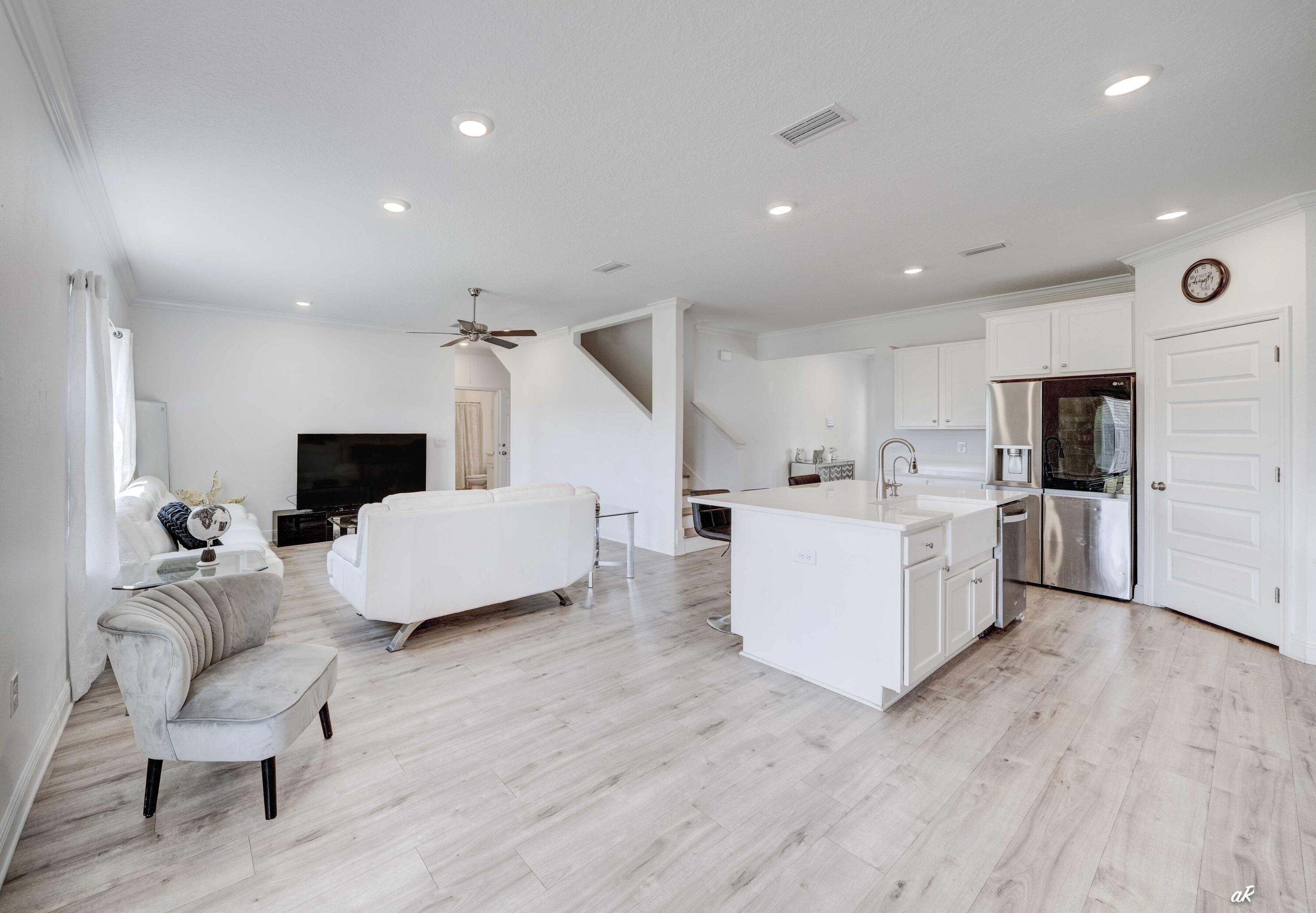 TIERRA VERDE - Residential