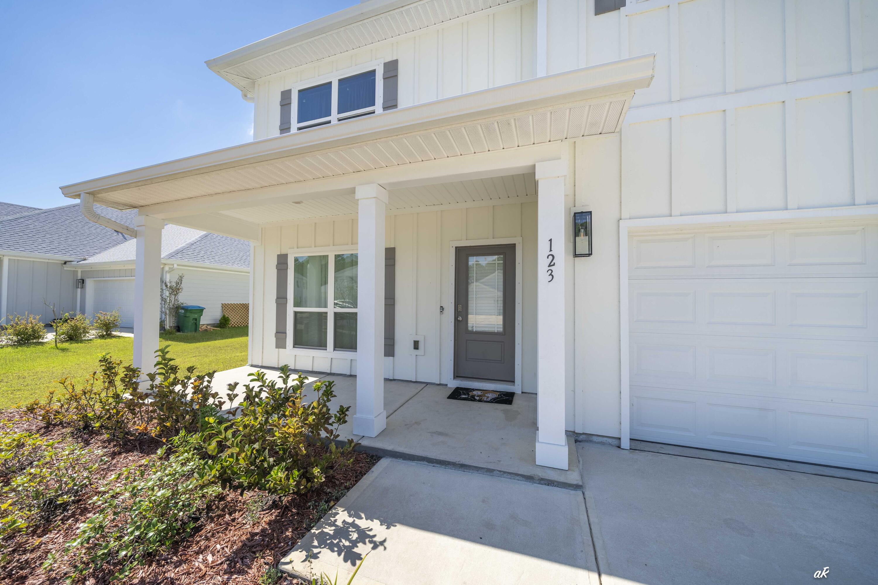 TIERRA VERDE - Residential