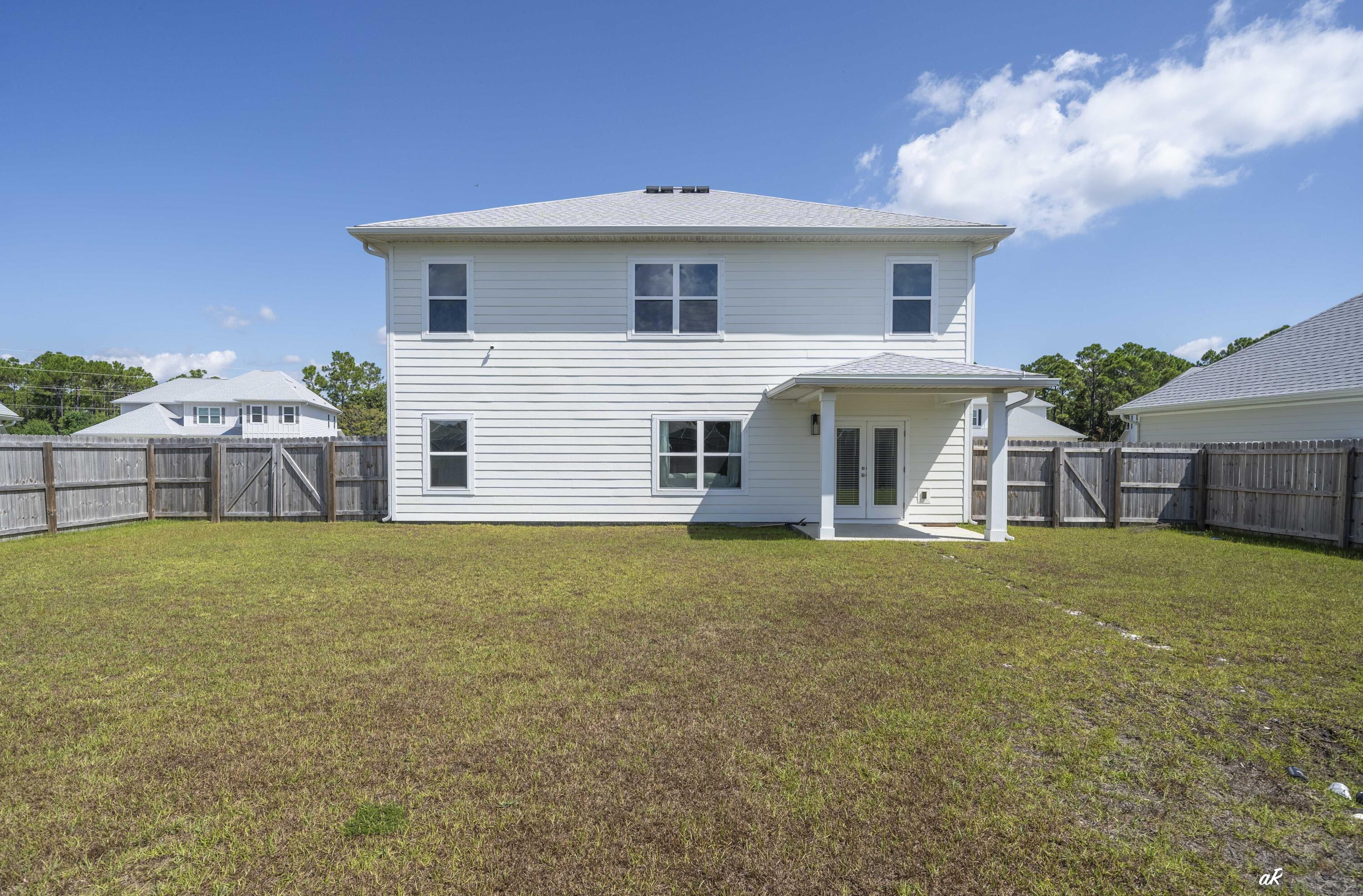 TIERRA VERDE - Residential