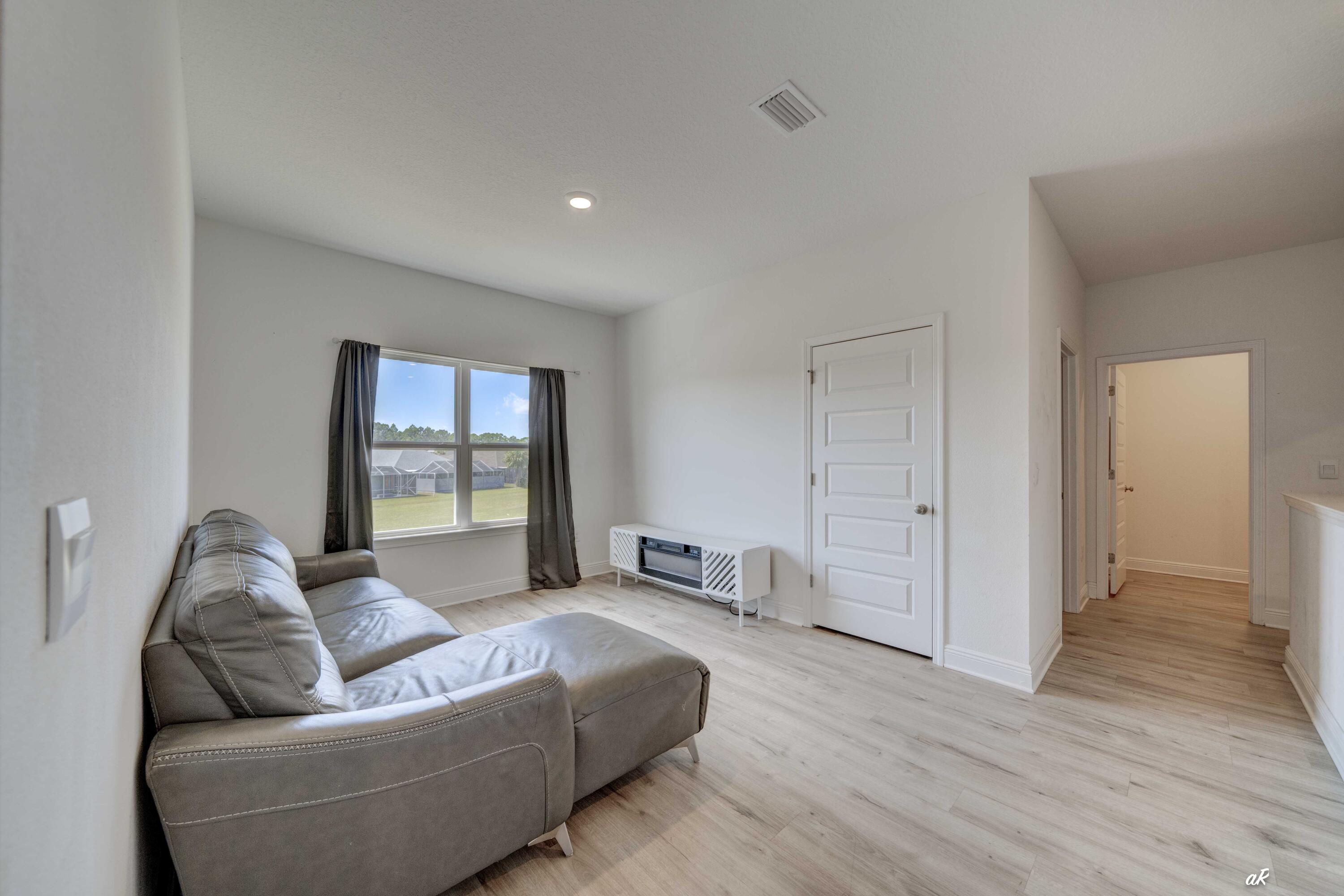 TIERRA VERDE - Residential