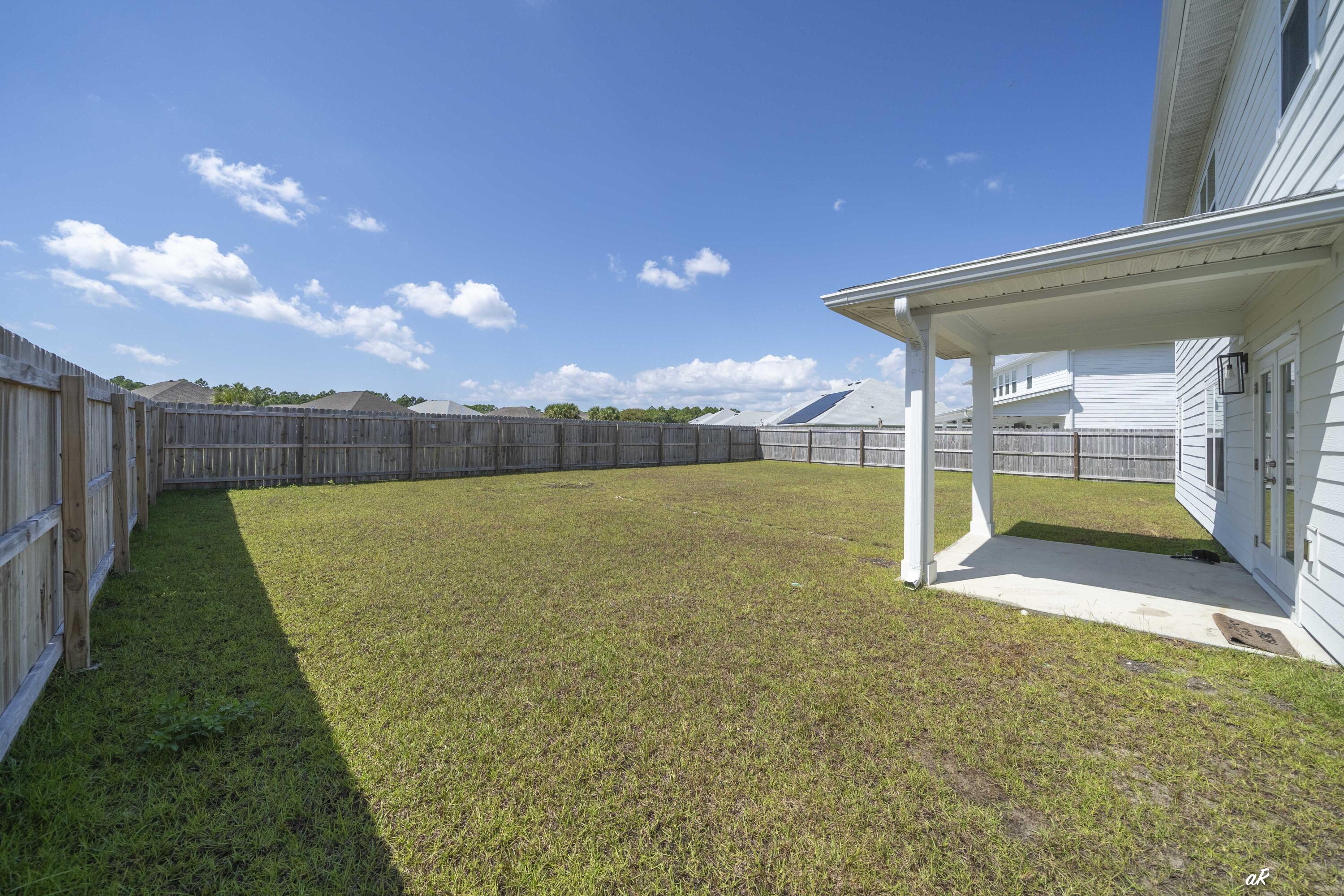 TIERRA VERDE - Residential