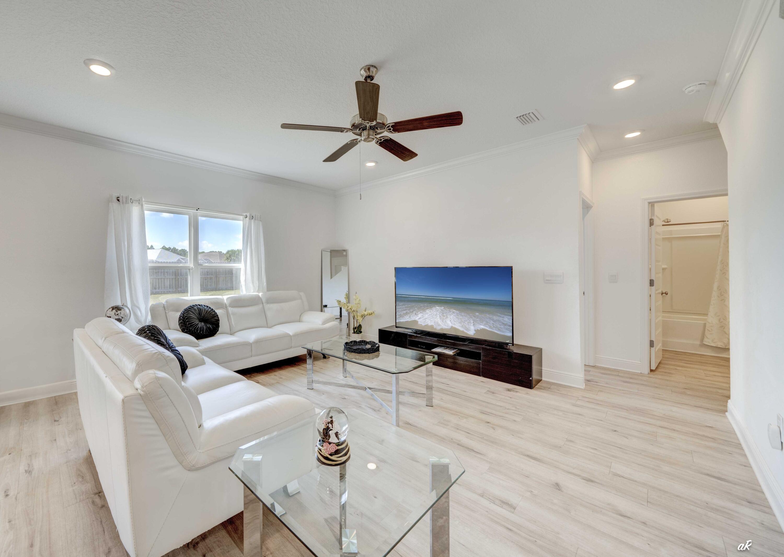 TIERRA VERDE - Residential