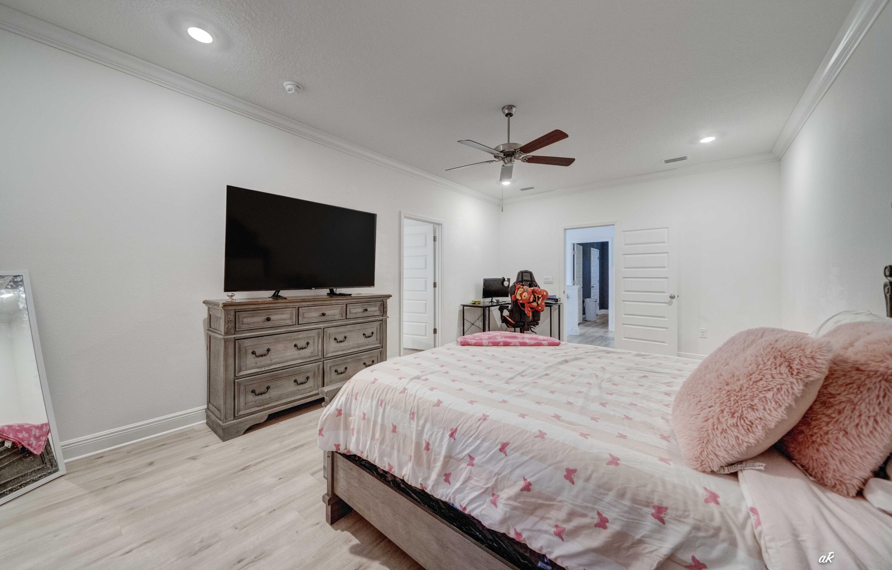 TIERRA VERDE - Residential