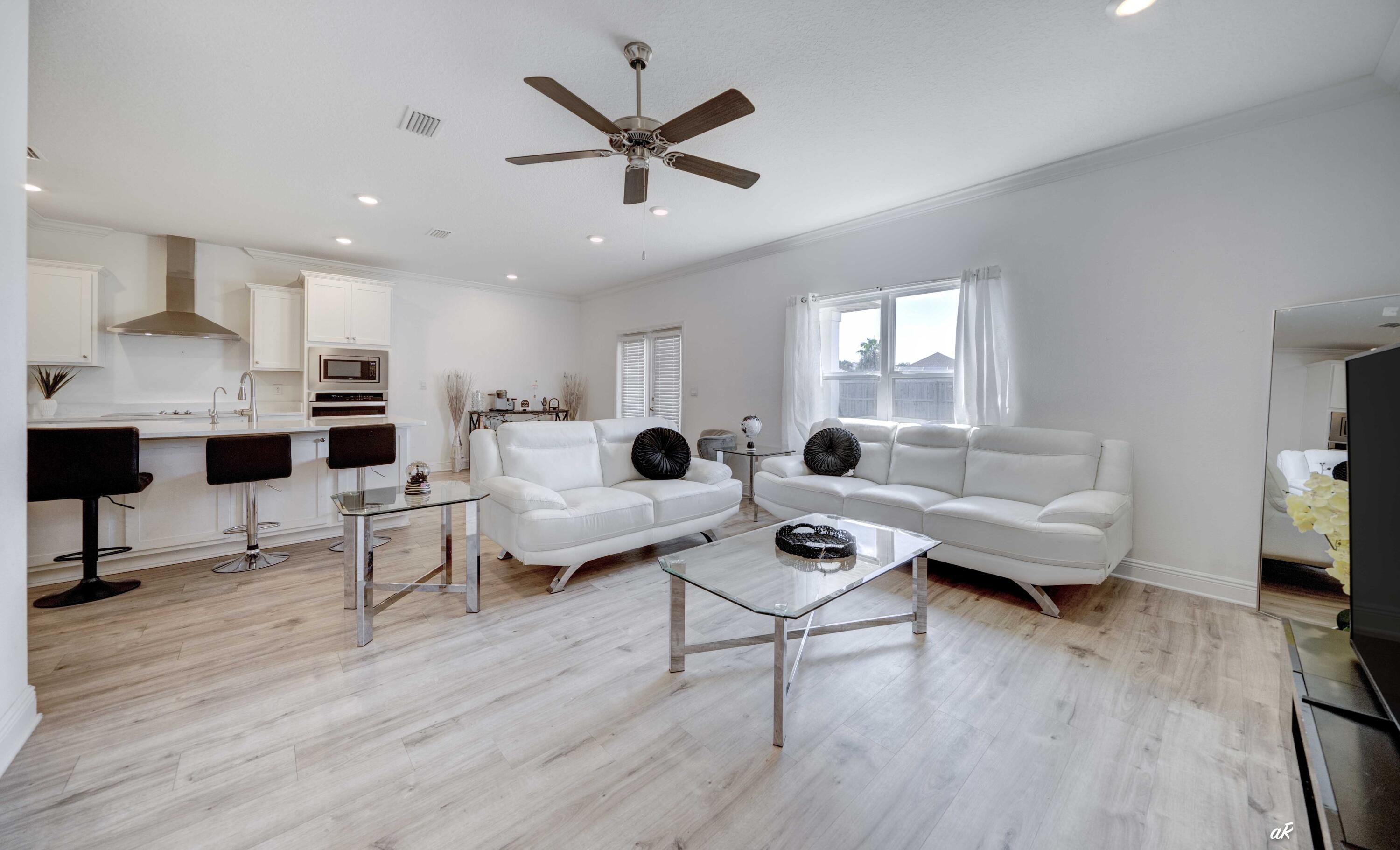 TIERRA VERDE - Residential