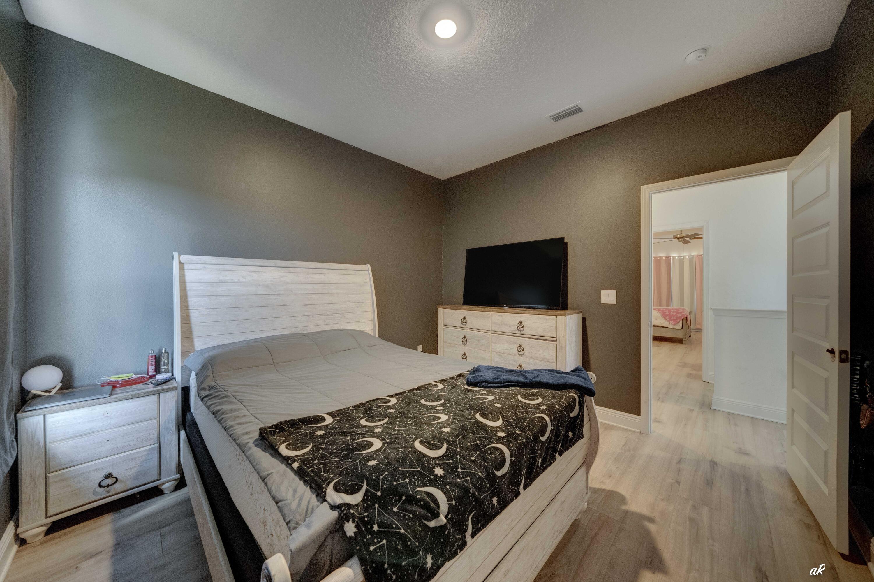 TIERRA VERDE - Residential