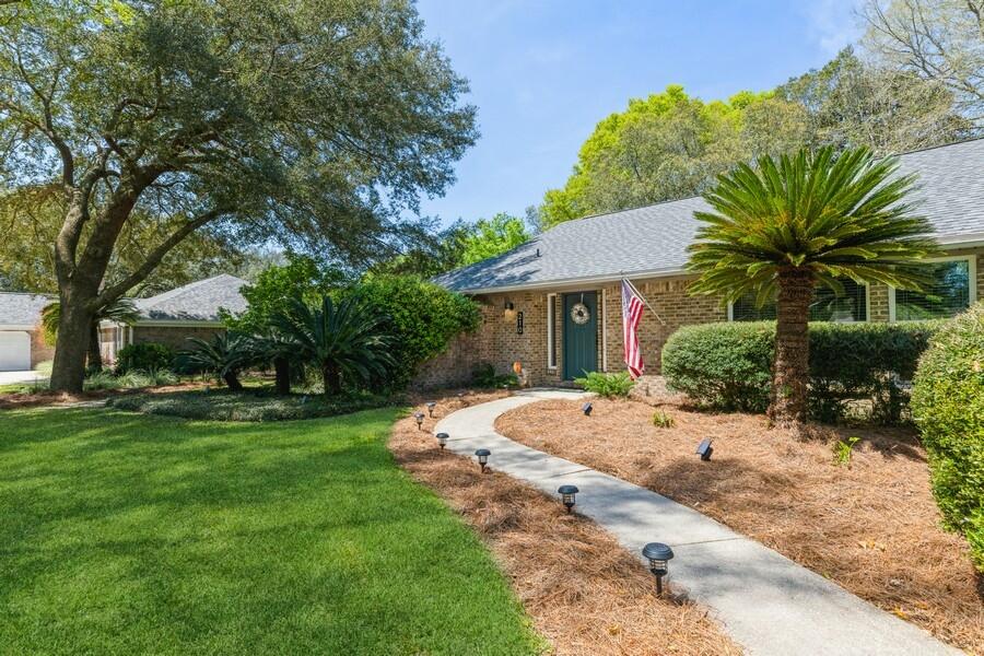 ROCKY BAYOU COUNTRY CLUB ESTATES 3 - Residential