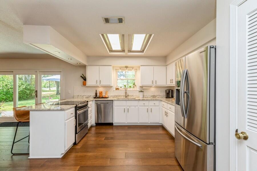 ROCKY BAYOU COUNTRY CLUB ESTATES 3 - Residential