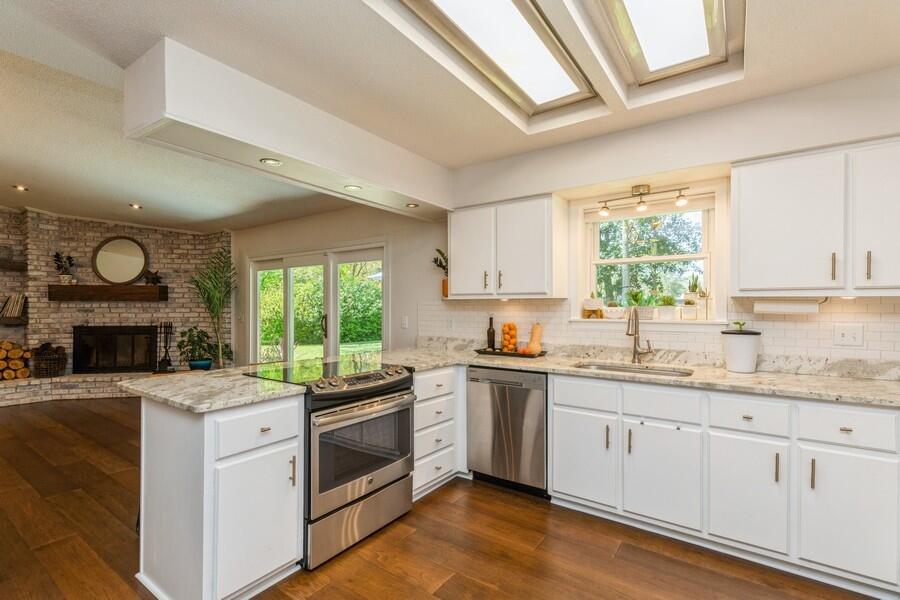 ROCKY BAYOU COUNTRY CLUB ESTATES 3 - Residential