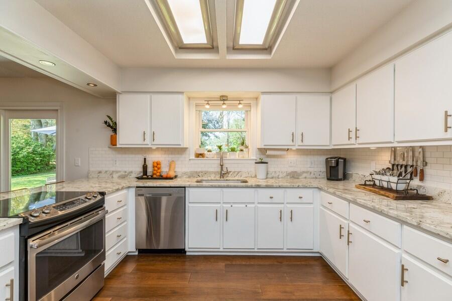 ROCKY BAYOU COUNTRY CLUB ESTATES 3 - Residential