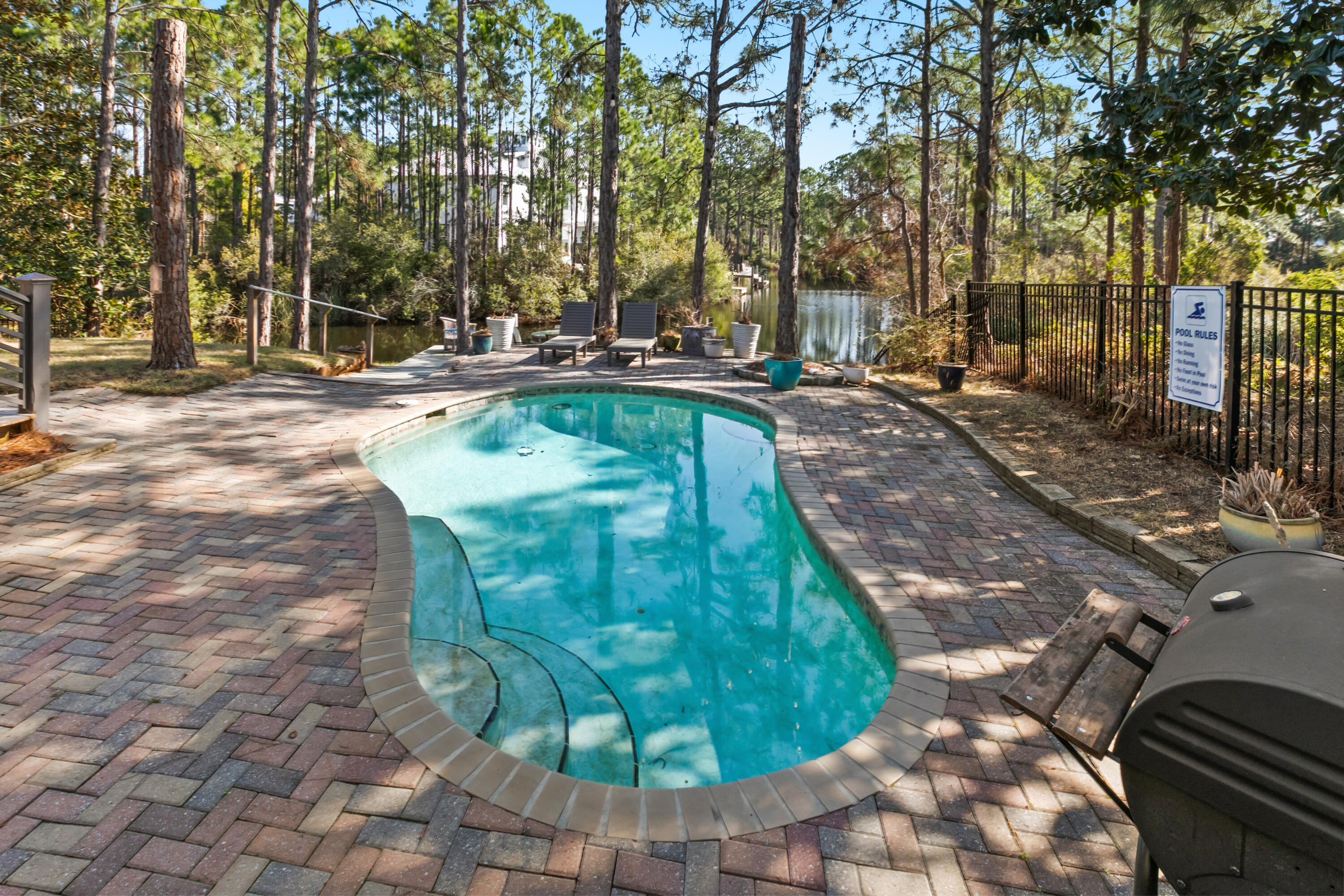 BAYSHORE PINES - Residential