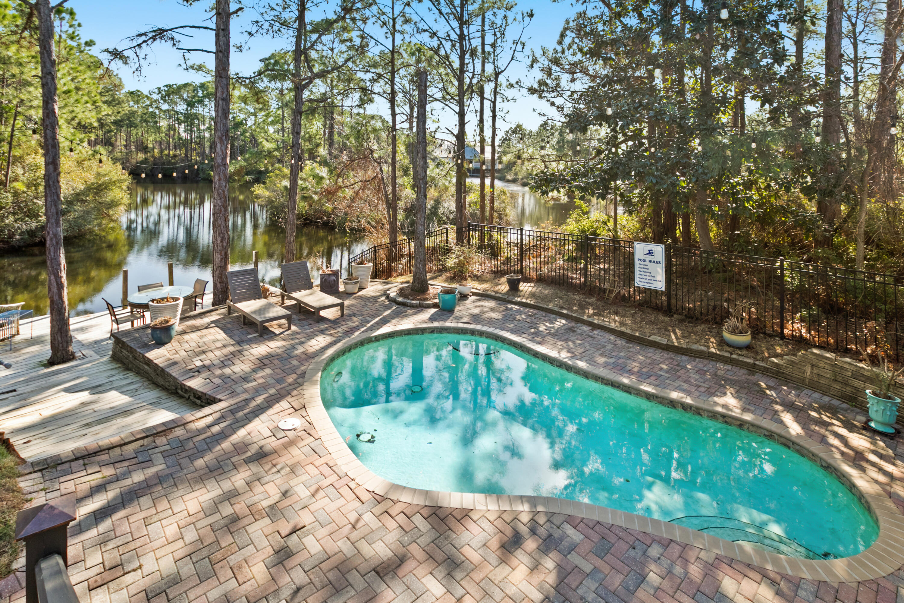 BAYSHORE PINES - Residential