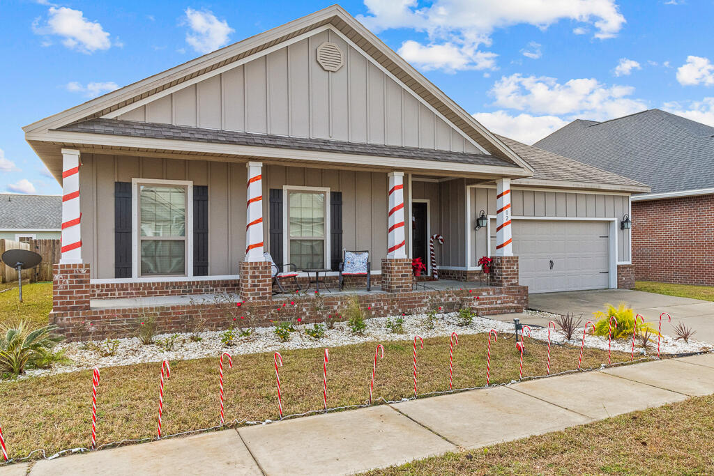 ****Motivated Seller****Come check out this move in ready home! It's better than new because its available NOW! Built in 2017 this home shows pride of ownership! The home features an open floor plan, a spacious covered porch with beautiful views of the bayou, and an enclosed back porch to enjoy beautiful summer nights. A recently installed backyard privacy fence ensures both family and pets can enjoy a safe and closed off environment. Inside, the kitchen exudes a light and airy atmosphere while featuring granite countertops, stainless steel appliances, and hardwood floors. Call your favorite agent and come check out this beauty today!